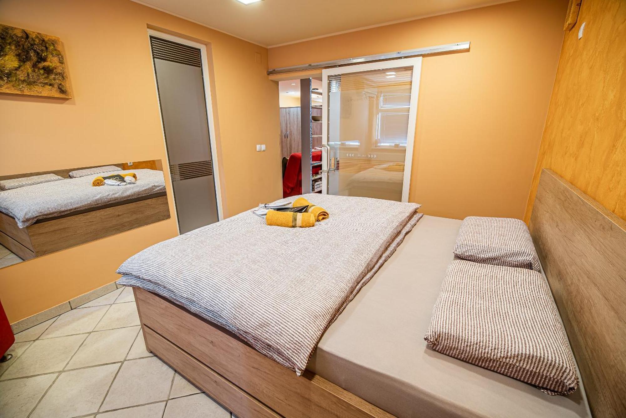 Lux Living Apartments Budic Near Terme Catez Brezice Room photo