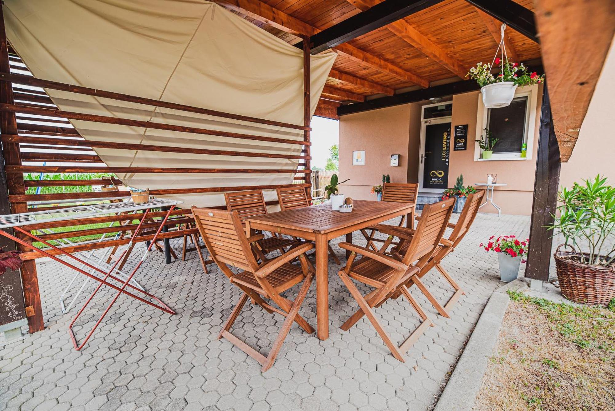 Lux Living Apartments Budic Near Terme Catez Brezice Room photo