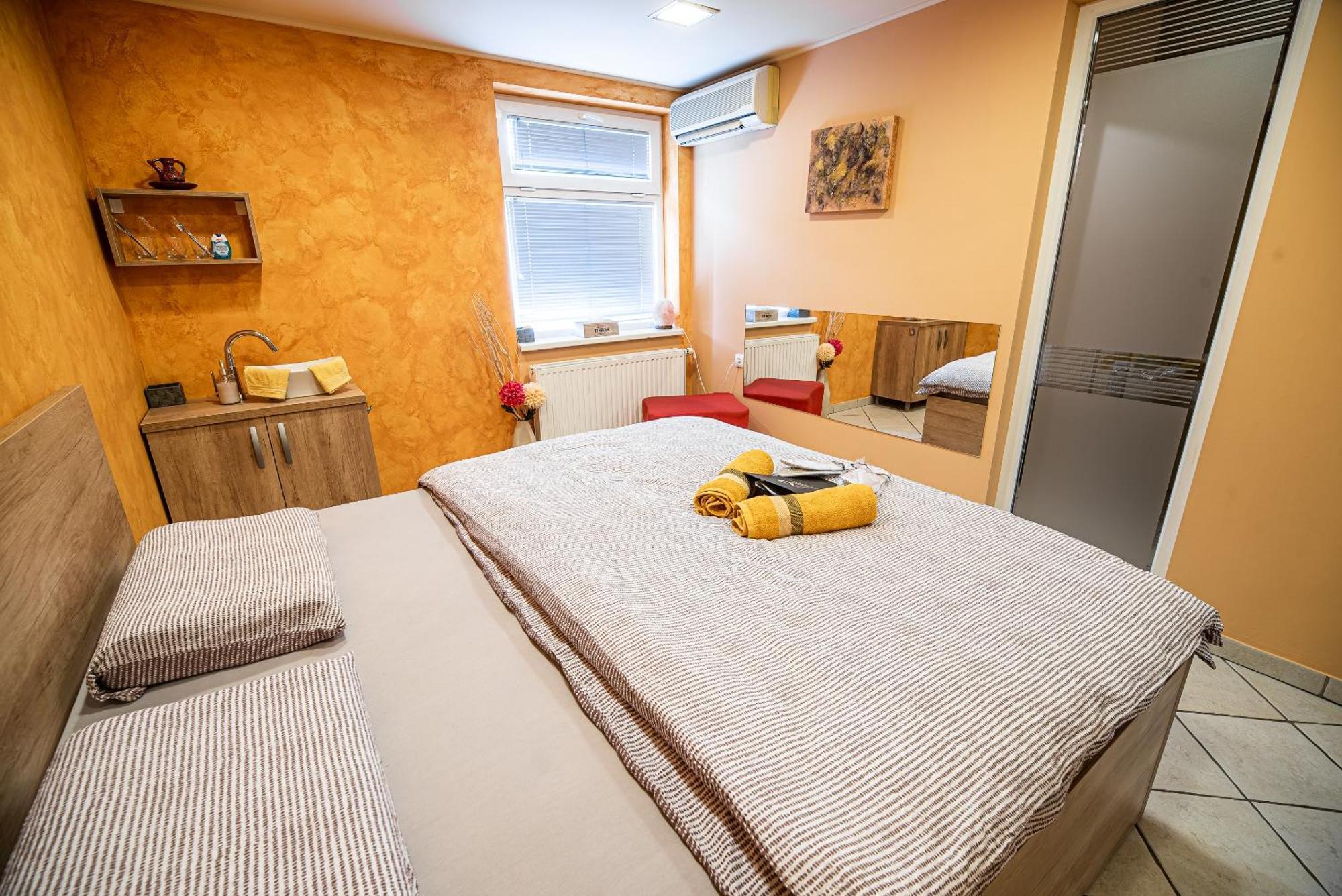 Lux Living Apartments Budic Near Terme Catez Brezice Room photo